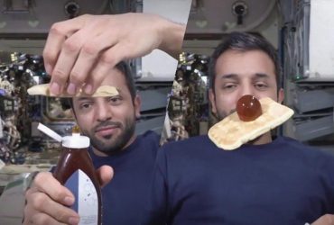 Астронавт показал, что происходит с жидким медом в космосе (видео)