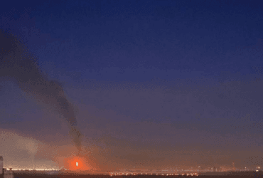 Ночью Москву атаковали дроны: россияне сняли столб огня (фото, видео)