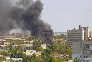 В оккупированном Бердянске - столб дыма: ВСУ научили оккупантов народной примете (фото)