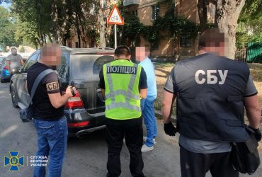 В Україні розкрито масштабну схему заробітку на ухилянтах: в СБУ повідомили деталі (фото)