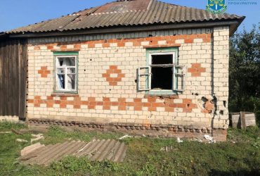 Російська артилерія рознесла будинок на Сумщині: загинула жінка