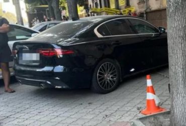 Стрельба в Днепре: в ГБР заявили, что не знают, кто был за рулем Jaguar