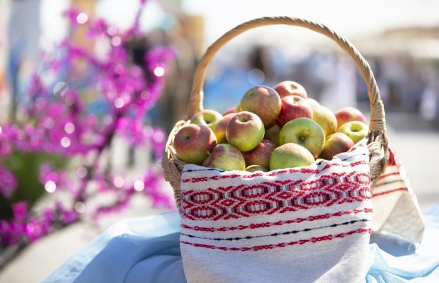 С Яблочным Спасом: трогательные поздравления и открытки