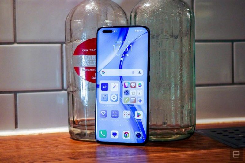 Honor Magic5 Pro / фото Engadget
