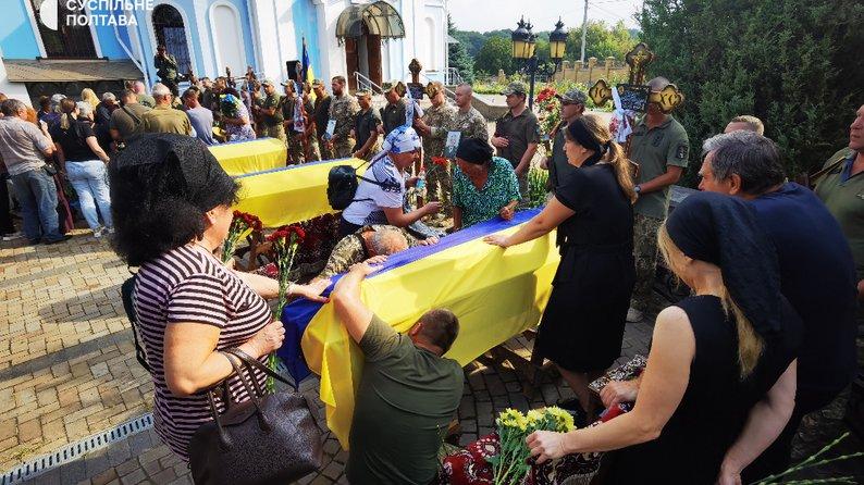 С погибшими сегодня попрощались в Полтавской области / фото Суспильного С погибшими сегодня попрощались в Полтавской области / фото Суспильного