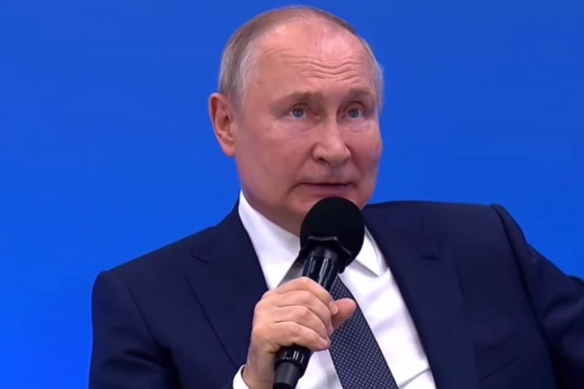 Путин пытается достичь своих целей за счет человеческой массы / скриншот из видео