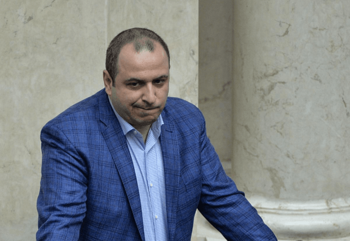 Рустем Умеров подал заявление об увольнении с должности главы Фонда госимущества / фото УНИАН Рустем Умеров подал заявление об увольнении с должности главы Фонда госимущества / фото УНИАН