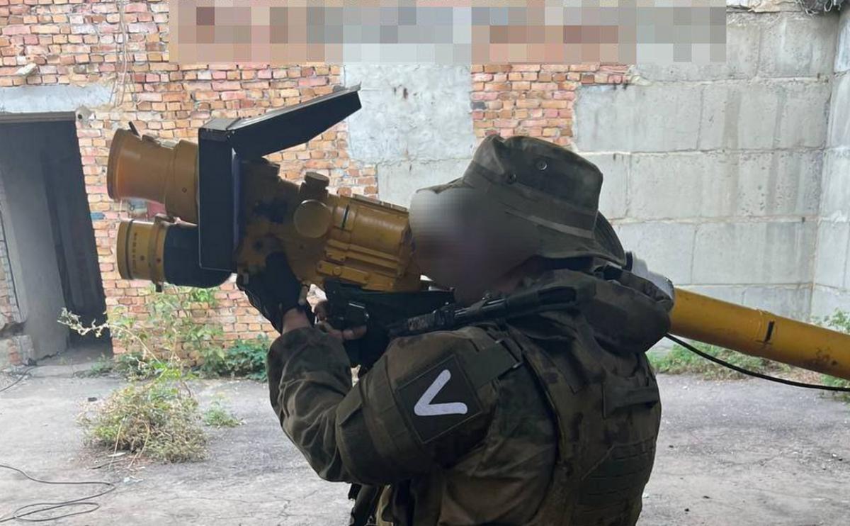 Росіяни вчаться з ПЗРК збивати неіснуючі ракети / фото t.me/NMFTE Росіяни вчаться з ПЗРК збивати неіснуючі ракети / фото t.me/NMFTE