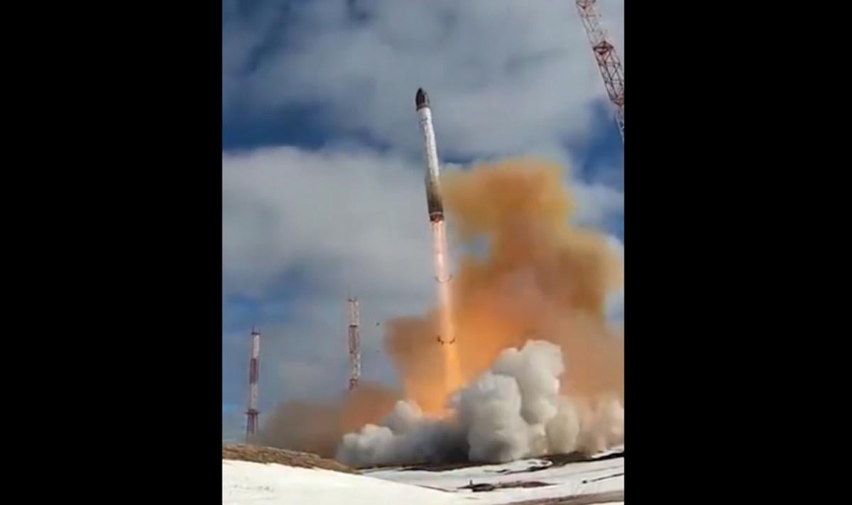 Тільки один з випробувальних запусків ракети "Сармат" був успішним / скріншот Тільки один з випробувальних запусків ракети "Сармат" був успішним / скріншот