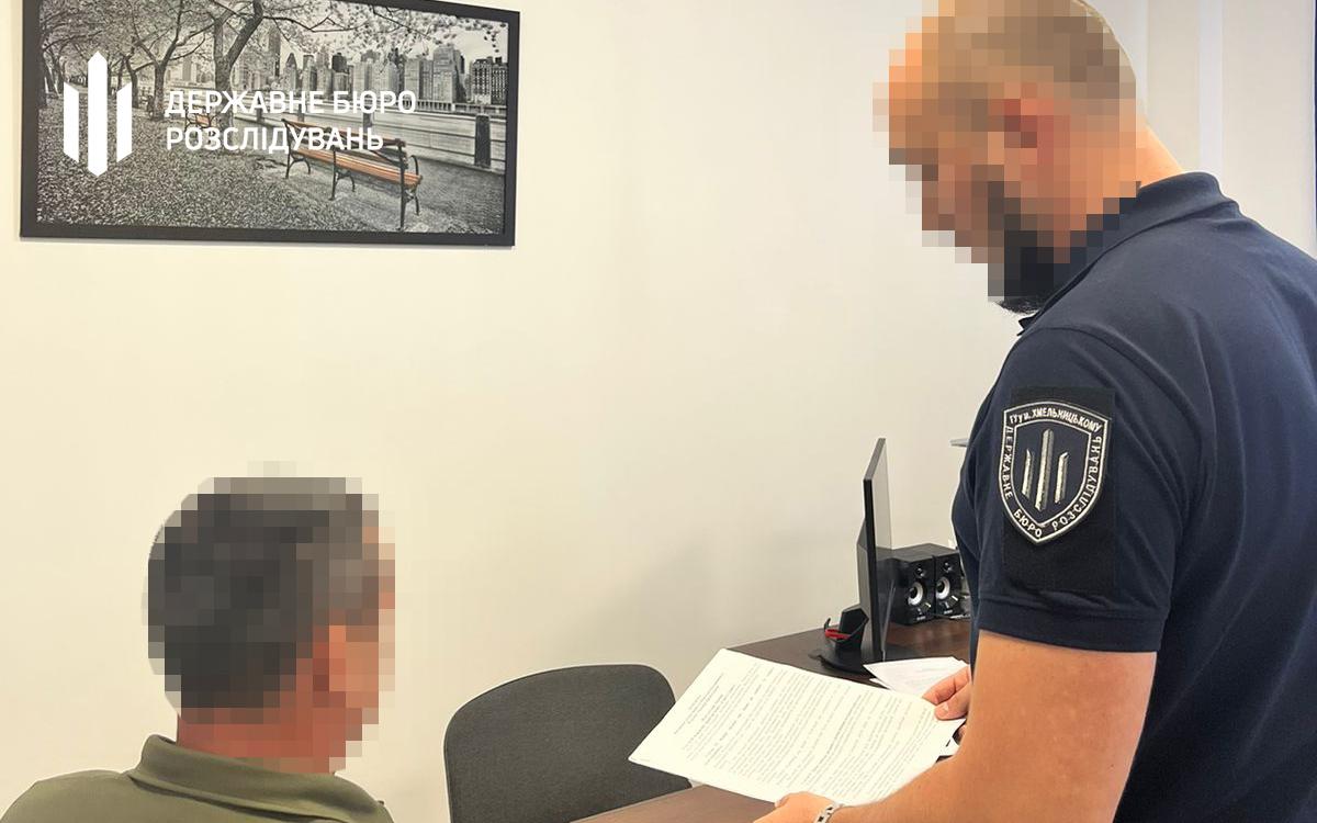 Военком делал для шефа "закладки" и конспирировался с ним во время переписки / фото ГБР Военком делал для шефа "закладки" и конспирировался с ним во время переписки / фото ГБР