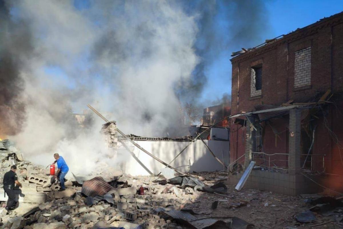 У лікарнях Кривого Рогу наразі залишаються 34 поранених від ракетного удару РФ / фото t.me/dnipropetrovskaODA У лікарнях Кривого Рогу наразі залишаються 34 поранених від ракетного удару РФ / фото t.me/dnipropetrovskaODA