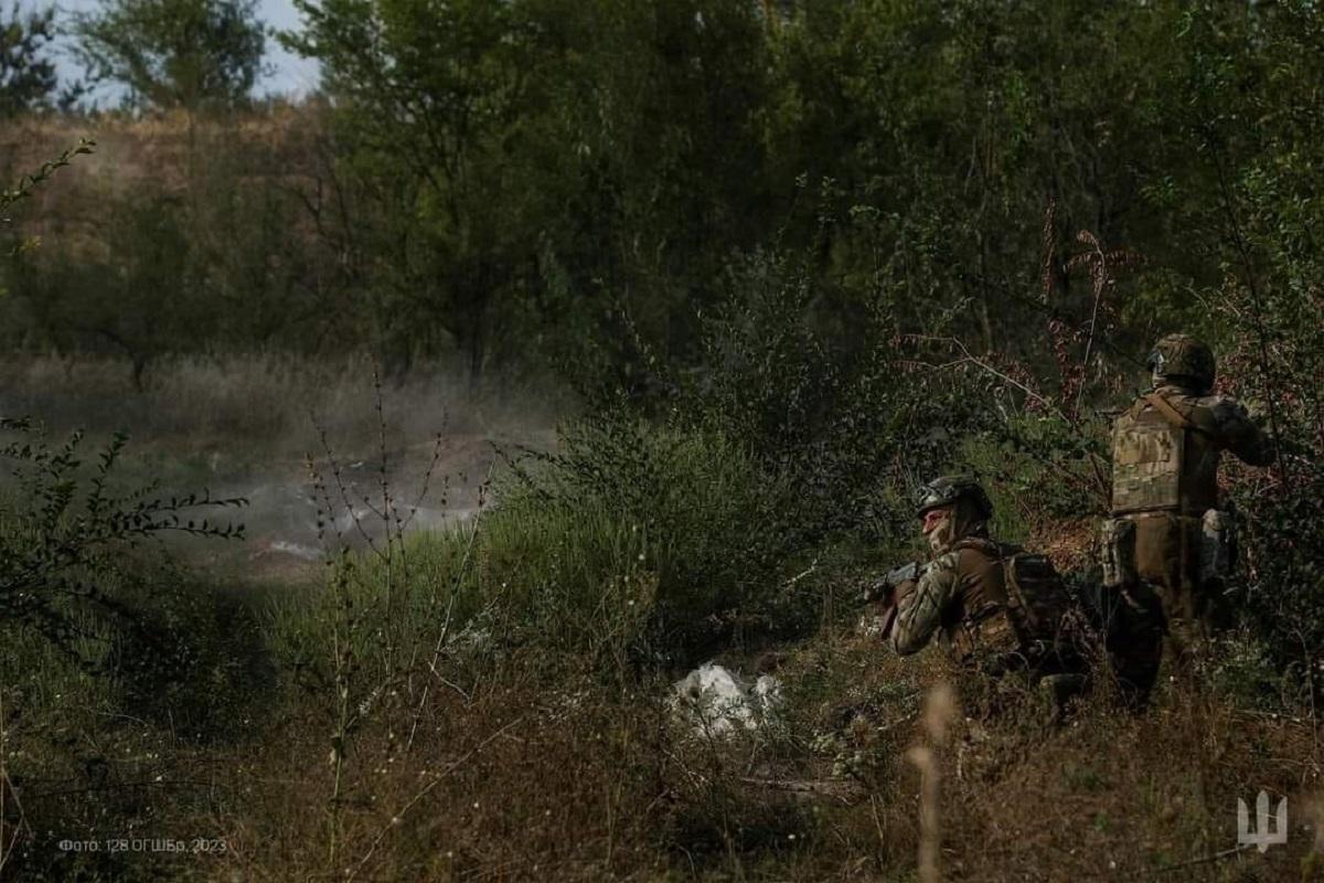 Украинские военные отодвинули врага на несколько километров / фото 128 ОГШБр Украинские военные отодвинули врага на несколько километров / фото 128 ОГШБр
