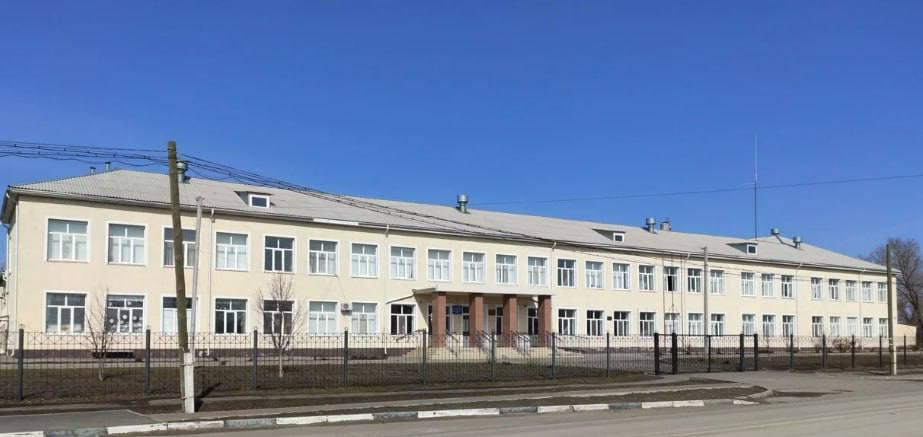В РФ ученик с ножом совершил нападение на школу / База В РФ ученик с ножом совершил нападение на школу / База