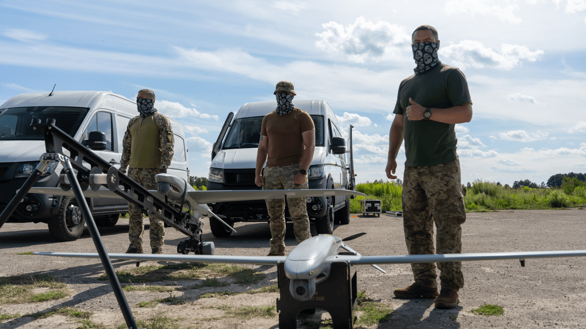 Усі 25 розвідкомплексів 'ШАРК' передано на передову – ОККО і 'Повернись живим' Усі 25 розвідкомплексів 'ШАРК' передано на передову – ОККО і 'Повернись живим'