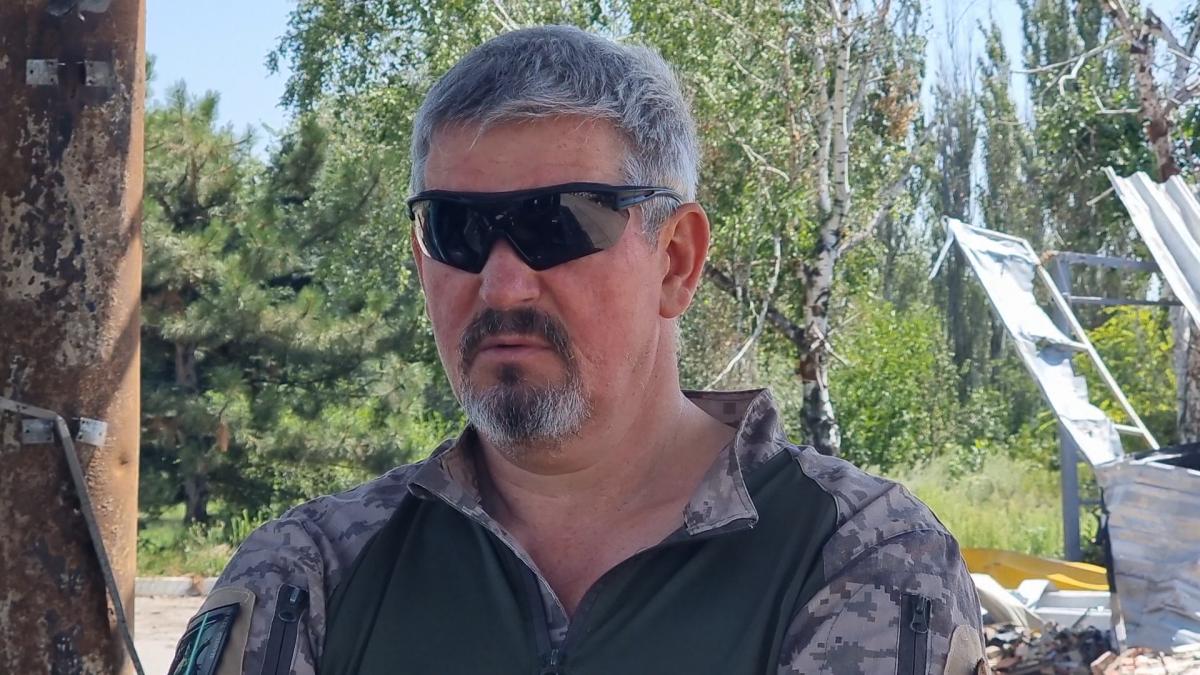 Освоїти західну систему, наприклад, «Панцергаубицю», артилерист, який працював з радянською системою, зможе лише за кілька тижнів, сказав Арті Грін / фото УНІАН, Дмитро Ключко Освоїти західну систему, наприклад, «Панцергаубицю», артилерист, який працював з радянською системою, зможе лише за кілька тижнів, сказав Арті Грін / фото УНІАН, Дмитро Ключко