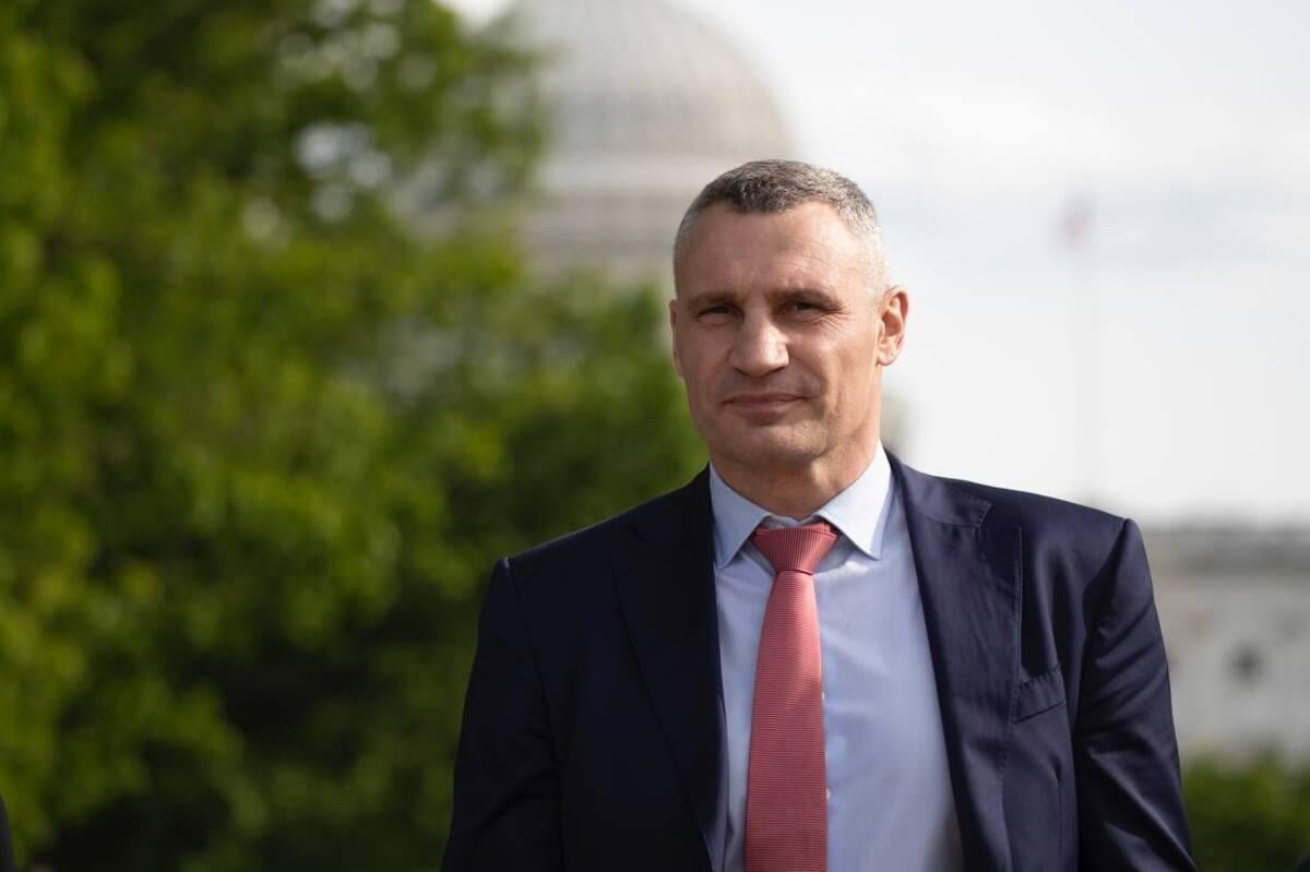 Віталій Кличко на зустрічі з міністром закордонних справ Німеччини обговорив надання Україні спецтехніки Віталій Кличко на зустрічі з міністром закордонних справ Німеччини обговорив надання Україні спецтехніки