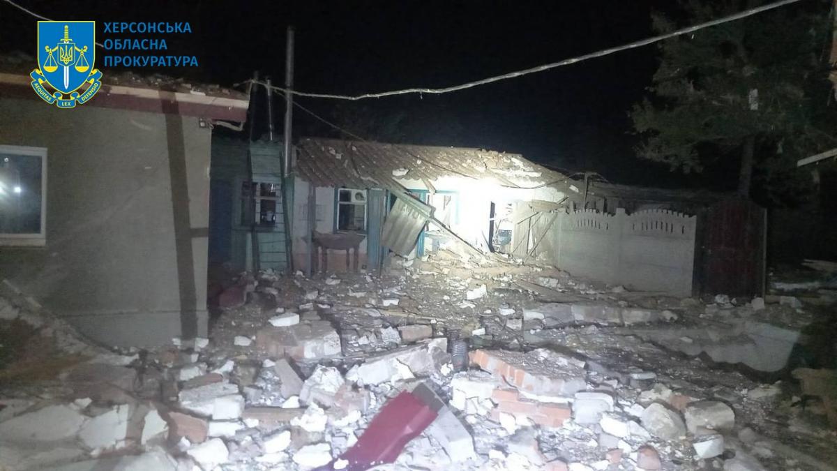 Внаслідок російського обстрілу пошкоджено приватні будинки, господарські споруди / фото t.me/phogovua Внаслідок російського обстрілу пошкоджено приватні будинки, господарські споруди / фото t.me/phogovua