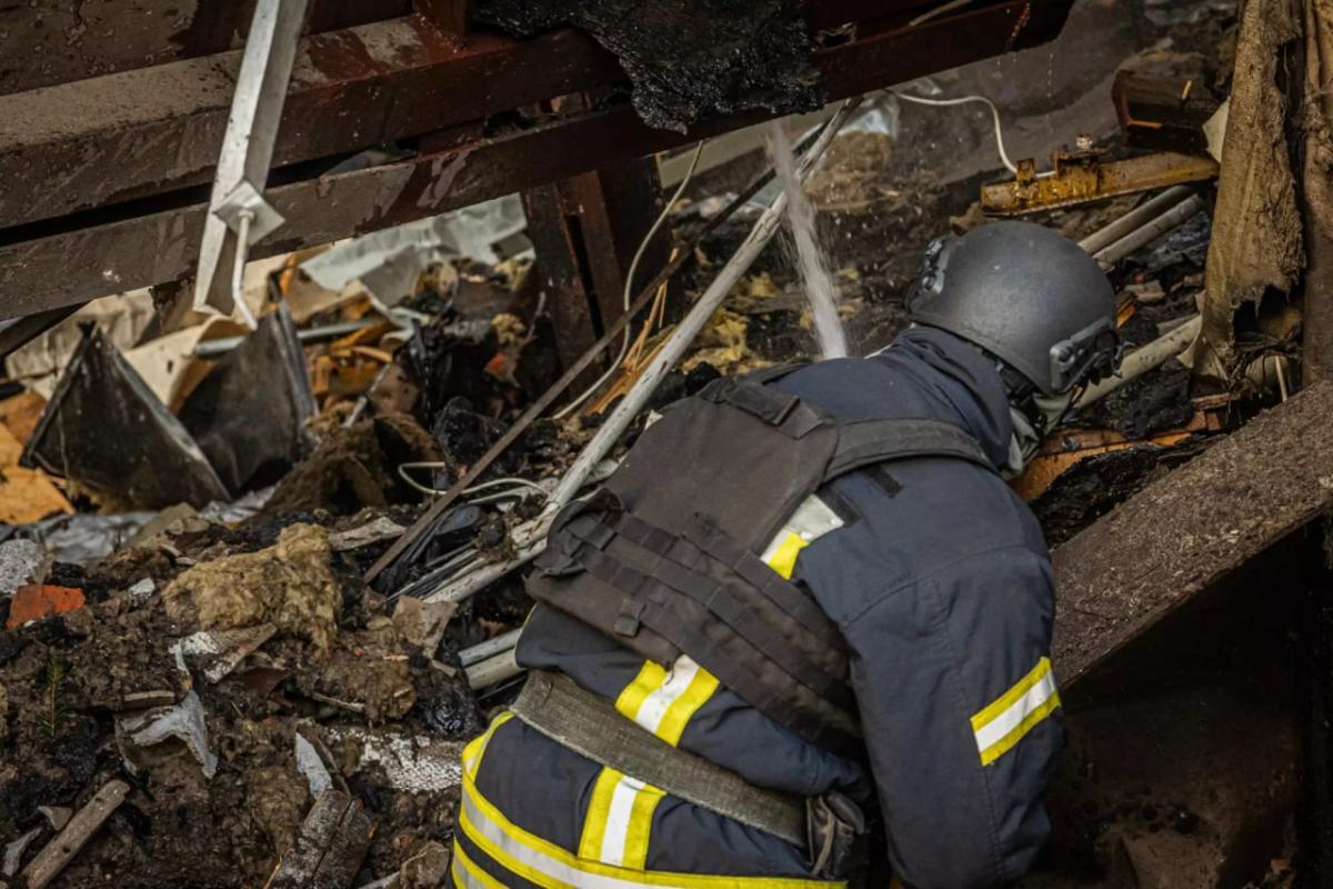 Во время массированного ракетного удара по Харькову пострадали люди / фото МВД Во время массированного ракетного удара по Харькову пострадали люди / фото МВД