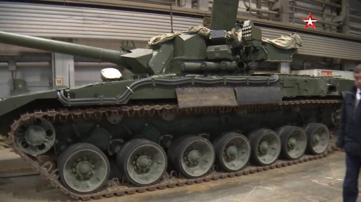Розпіарені танки Т-14 "Армата" легко знищити, зазначив експерт / скріншот Розпіарені танки Т-14 "Армата" легко знищити, зазначив експерт / скріншот