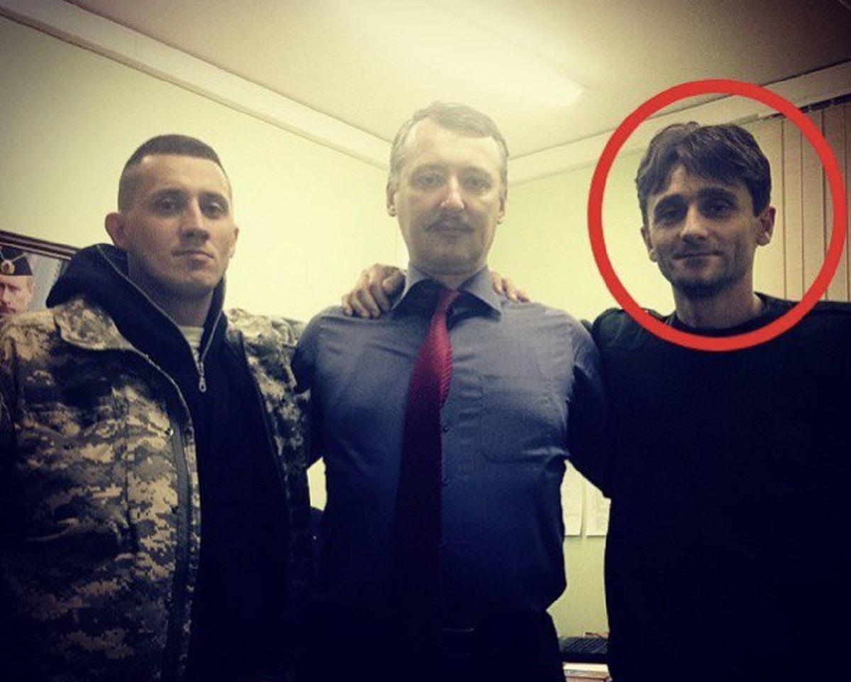 Деян Берич позує разом із російським терористом і колишнім полковником ФСБ Ігорем Стрєлковим / фото з архіву Octopus Деян Берич позує разом із російським терористом і колишнім полковником ФСБ Ігорем Стрєлковим / фото з архіву Octopus