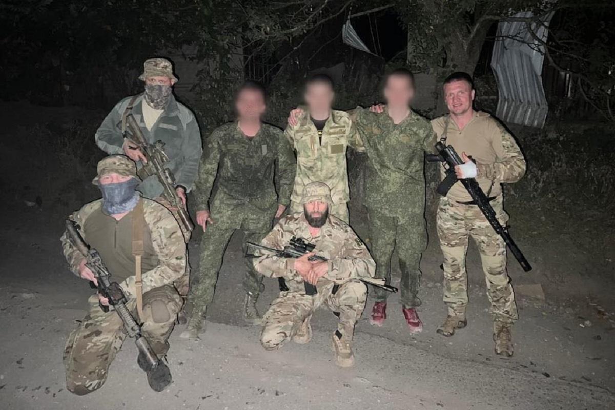 ВМС и ГУР провели успешную спецоперацию и вернули домой двух десантников / фото facebook.com/navy.mil.gov.ua ВМС и ГУР провели успешную спецоперацию и вернули домой двух десантников / фото facebook.com/navy.mil.gov.ua