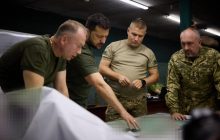 Президент на фронті: Зеленський відвідав українських воїнів на Бахмутському напрямку (відео)