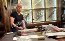 Комната "советских извращений": у Шуфрича нашли двуглавых орлов и ордена (фото)