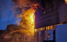 Утренняя атака на Львов: уничтожены три склада с гуманитаркой, есть жертва (видео)