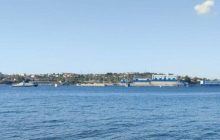 "Інакше їм не врятуватися": РФ відводить кораблі із Севастопольської бухти (фото)