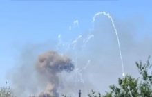 В окупованому Краснодоні на Луганщині потужний вибух: влучили у склад боєприпасів (відео)