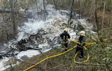 На Прикарпатті прорвало нафтопровід: спалахнула пожежа (відео)