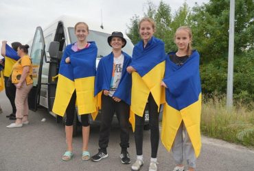 Украина вернула 11 депортированных Россией детей (фото)