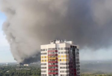 У рідному місті Путіна виникла потужна пожежа: що відомо (відео)