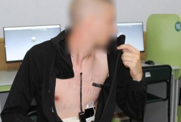 Прикріпив 4 мікроґаджети: у Вінниці хлопець пішов на аферу під час іспиту теорії водіння