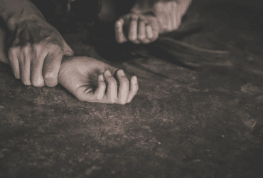 Заманив у гості подарунками: на Одещині чоловік зґвалтував 10-річну родичку