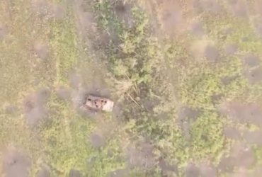 Оккупант перекрестился и перекинулся после удара ВСУ: момент попал в кадр (видео)