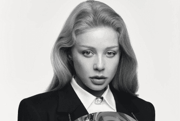 Икона: Тина Кароль в железном корсете произвела фурор в сети (фото)