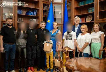 Пройшли через пекло: Україні вдалося повернути додому утримуваних РФ дітей (фото)