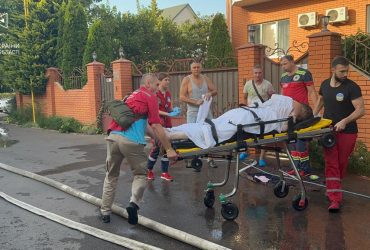 В Одессе из-за зарядки вспыхнул пожар: мужчина с дочкой - в тяжелом состоянии (фото)