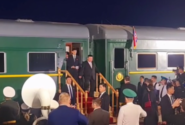 Появились новые кадры прибытия Ким Чен Ына в РФ (видео)