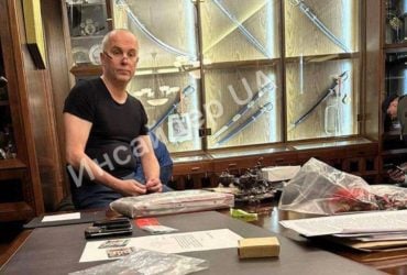 Кімната радянських збочень: у Шуфрича знайшли двоголових орлів та ордени (фото)