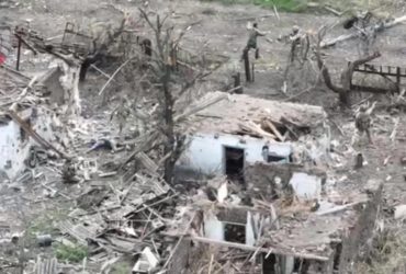 В Андреевке захватили оккупантов: врагу дали выбор - плен или смерть (видео)