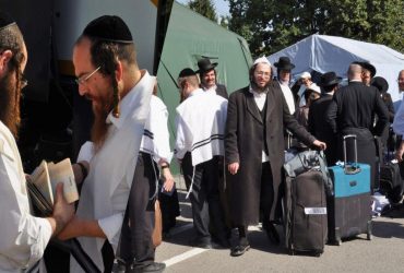 Попри війну: хасиди влаштували масштабне святкування Рош га-Шана в Умані (відео)