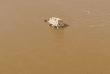 В Ливии из-за урагана практически исчез целый город, затопило даже пустыню (видео)