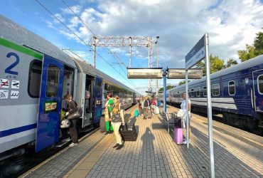 Експеримент вдалий: Укрзалізниця подовжила курсування нового поїзда Київ-Хелм