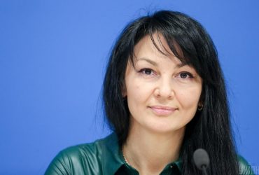 Викинула хабар за паркан: нардепці обрали запобіжний захід