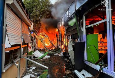 В Черкассах в результате ракетного удара разрушены гостиница и рынок, есть пострадавшие (фото)