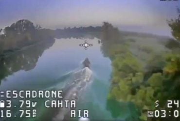 Особая красота: украинский дрон эффектно минуснул российский катер (видео)