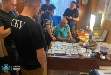 В Одессе нейрохирурги заработали на бесплатных операциях: в отделении нашли кассу в $250 тысяч