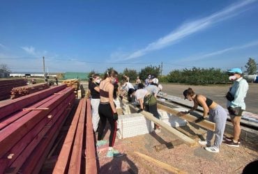 Толока Repair together: УНИАН увидел, как ценители рейва отстраивают села